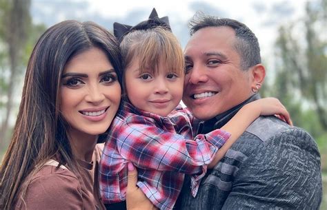 kimberly flores hijos|Conoce a Gianna, La hija de Kimberly Flores y Edwin。